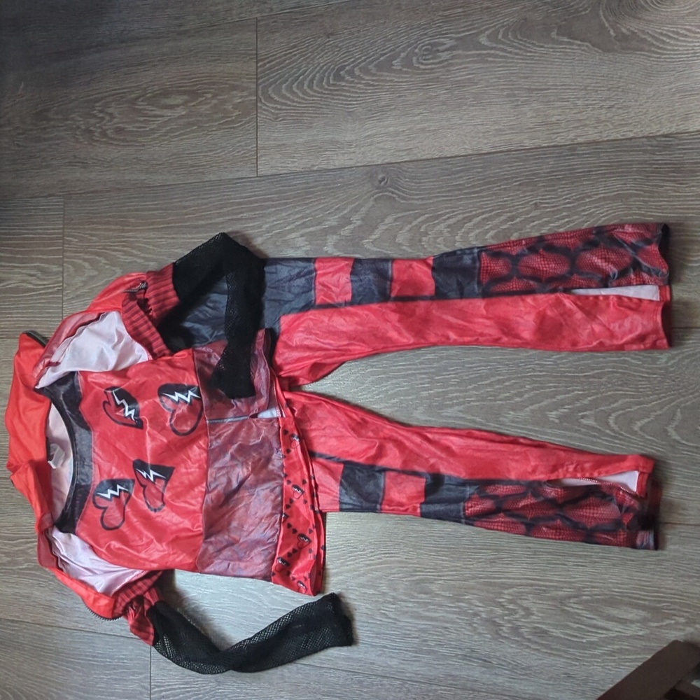 Descendants Red Halloween Costume Printed Top And Bottom Excellent Condition
